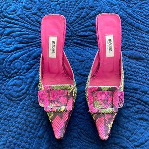 Moschino Snakeskin Vintage shoes, size 38. In great condition, hardly worn.